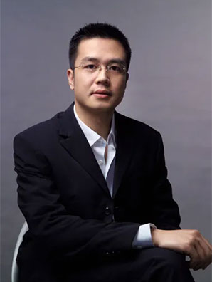 李  强